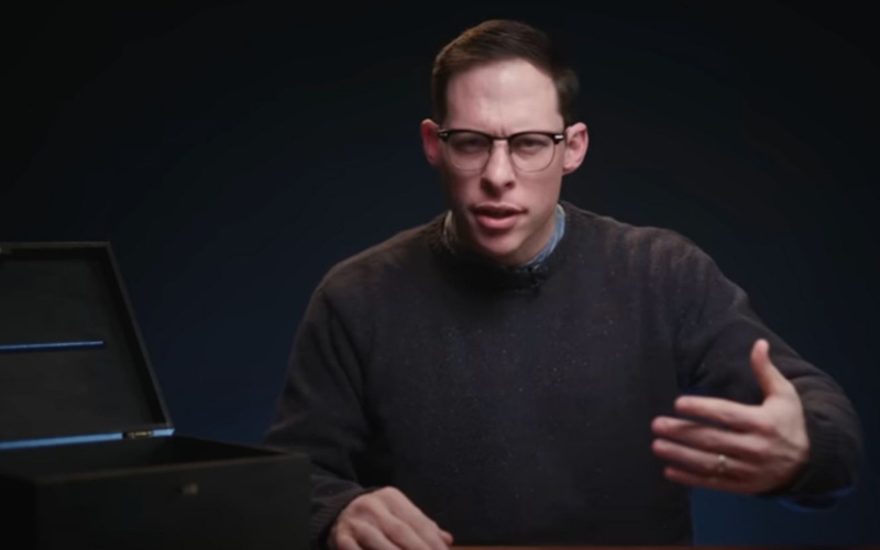 Βίντεο: Η αλήθεια για το πώς μυρίζει ο θάνατος: Όσα αποκάλυψε διάσημος νεκροθάφτης