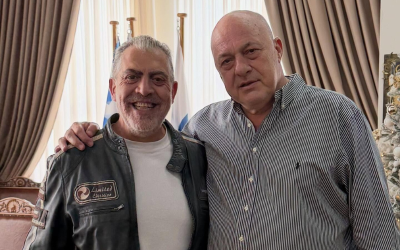 Κούλλης Νικολάου ποζάρει με τον Μπέο – Η αινιγματική φράση που άναψε… φωτιές για συνεργασία!