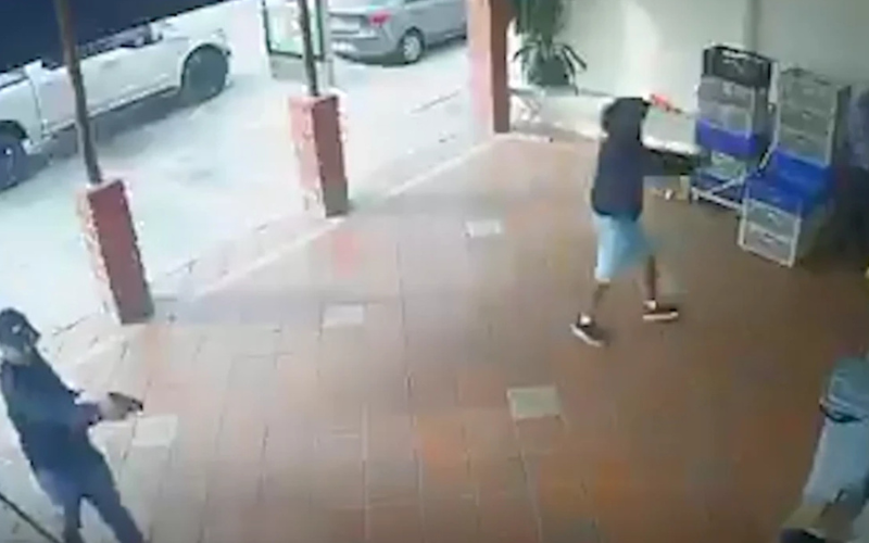 VIDEO: &Sigma;&kappa;&lambda;&eta;&rho;έ&sigmaf; &epsilon;&iota;&kappa;ό&nu;&epsilon;&sigmaf; &ndash; &Eta; &sigma;&tau;&iota;&gamma;&mu;ή &pi;&omicron;&upsilon; &omicron;&iota; &delta;&rho;ά&sigma;&tau;&epsilon;&sigmaf; &alpha;&nu;&omicron;ί&gamma;&omicron;&upsilon;&nu; &pi;&upsilon;&rho; &kappa;&alpha;&iota; &delta;&omicron;&lambda;&omicron;&phi;&omicron;&nu;&omicron;ύ&nu; &delta;&iota;&epsilon;&theta;&nu;ή &pi;&omicron;&delta;&omicron;&sigma;&phi;&alpha;&iota;&rho;&iota;&sigma;&tau;ή