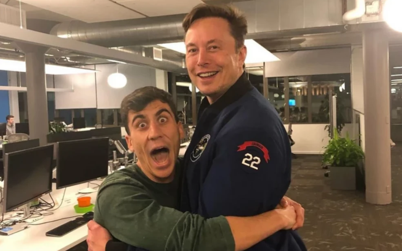 «Κάντε τον Φειδία Πρόεδρο!»: Νέα ανάρτηση του Έλον Μασκ για τον Κύπριο Ευρωβουλευτή