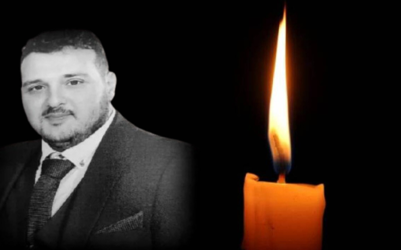 &Theta;&alpha;&nu;&alpha;&tau;&eta;&phi;ό&rho;&omicron; &Pi;ά&phi;&omicron;&sigmaf;: Έ&tau;&sigma;&iota; &gamma;&rho;ά&phi;&tau;&eta;&kappa;&epsilon; &eta; &tau;&rho;&alpha;&gamma;&omega;&delta;ί&alpha; &mu;&epsilon; &tau;&omicron;&nu; 32&chi;&rho;&omicron;&nu;&omicron; &Sigma;&tau;&upsilon;&lambda;&iota;&alpha;&nu;ό &ndash; &Sigma;&upsilon;&gamma;&kappa;&lambda;&omicron;&nu;ί&zeta;&epsilon;&iota; &tau;&omicron; &pi;ώ&sigmaf; έ&mu;&alpha;&theta;&alpha;&nu; &omicron;&iota; &gamma;&omicron;&nu;&epsilon;ί&sigmaf; &tau;&omicron;&upsilon; &tau;&eta;&nu; &epsilon;ί&delta;&eta;&sigma;&eta;