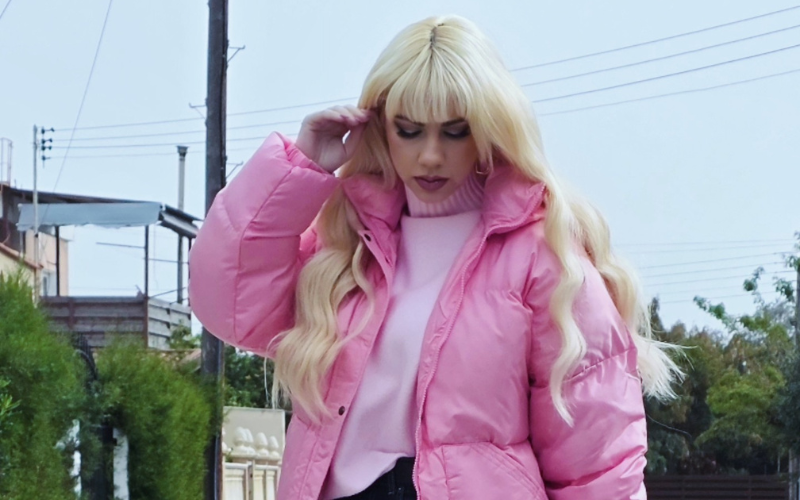 Pink Power: &Tau;&omicron; &mu;&pi;&omicron;&upsilon;&phi;ά&nu; &tau;&eta;&sigmaf; Queen Marcy Clothing &pi;&omicron;&upsilon; &gamma;ί&nu;&epsilon;&tau;&alpha;&iota; &tau;&omicron; &alpha;&pi;ό&lambda;&upsilon;&tau;&omicron; statement &tau;&eta;&sigmaf; &sigma;&epsilon;&zeta;ό&nu;