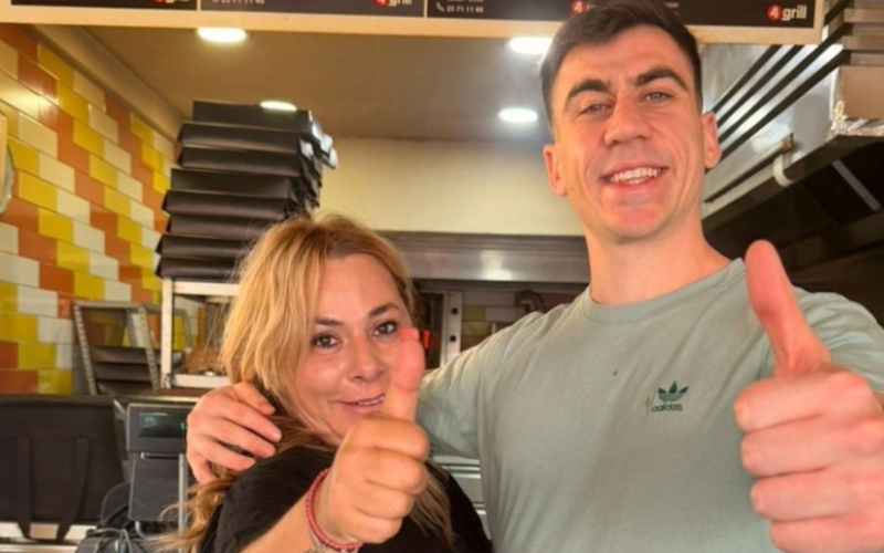 &Alpha;&pi;&omicron;&chi;ώ&rho;&eta;&sigma;&eta;-&beta;ό&mu;&beta;&alpha; &alpha;&pi;ό &tau;&omicron; &kappa;ό&mu;&mu;&alpha; &tau;&omicron;&upsilon; &Phi;&epsilon;&iota;&delta;ί&alpha;: &laquo;&Tau;&alpha; &beta;&rho;ό&nu;&tau;&eta;&xi;&epsilon;&raquo; &kappa;&alpha;&iota; έ&phi;&upsilon;&gamma;&epsilon; &upsilon;&pi;&omicron;&psi;ή&phi;&iota;&alpha;, &alpha;&phi;ή&nu;&omicron;&nu;&tau;&alpha;&sigmaf; &alpha;&iota;&chi;&mu;έ&sigmaf;