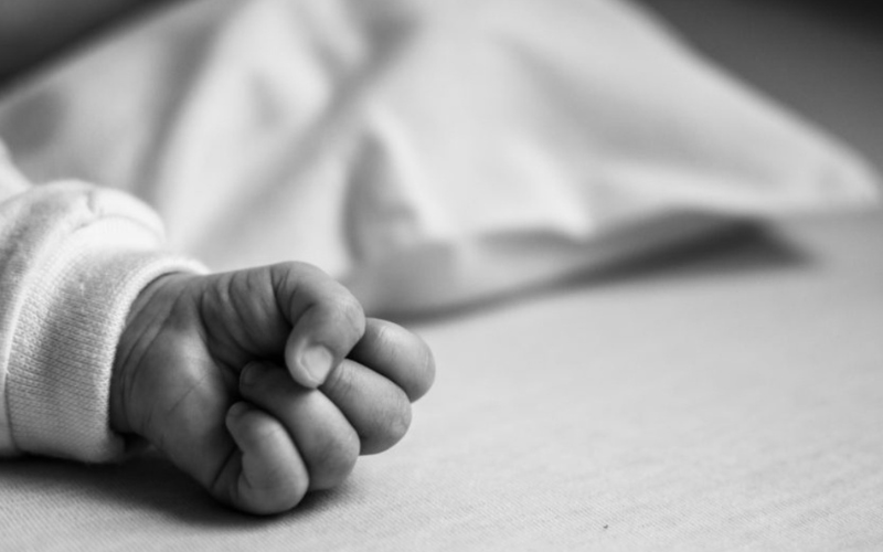 &Alpha;&nu;&epsilon;ί&pi;&omega;&tau;&eta; &tau;&rho;&alpha;&gamma;&omega;&delta;ί&alpha; &sigma;&tau;&eta; &Lambda;&epsilon;&mu;&epsilon;&sigma;ό: &Beta;&rho;έ&phi;&omicron;&sigmaf; &epsilon;&nu;&tau;&omicron;&pi;ί&sigma;&tau;&eta;&kappa;&epsilon; &nu;&epsilon;&kappa;&rho;ό &sigma;&tau;&omicron; &sigma;&pi;ί&tau;&iota; &tau;&omicron;&upsilon; &alpha;&pi;ό &tau;&omicron;&upsilon;&sigmaf; &gamma;&omicron;&nu;&epsilon;ί&sigmaf; &tau;&omicron;&upsilon;